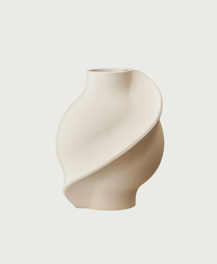 Louise Roe Pirout Vase 02