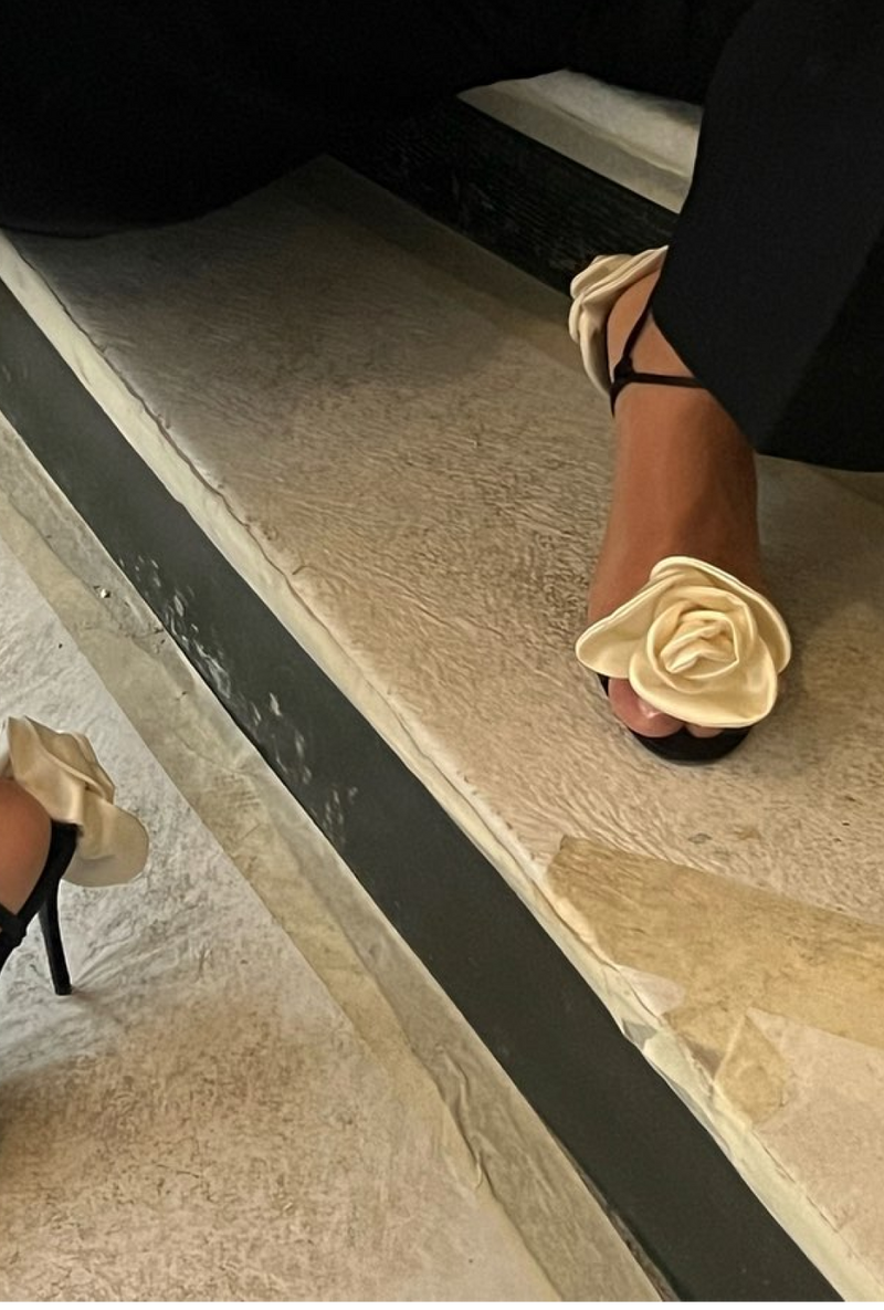 Double flower heel sandals